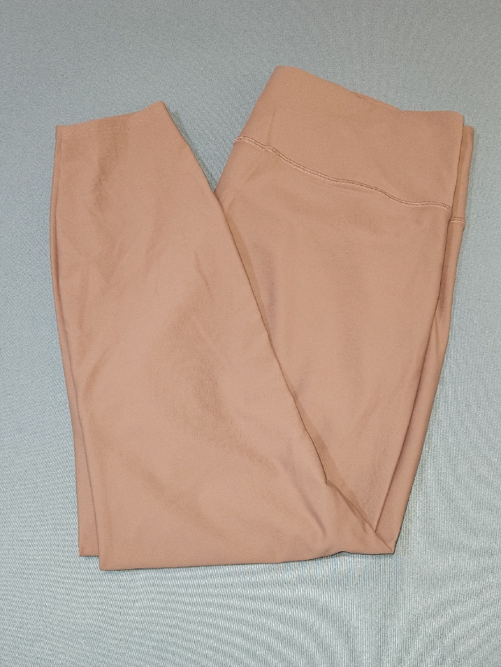 L.L. Bean Womens Everyday Performance 7/8 Leggings In Mauve. Size XL.